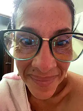 Snapshot of Goddess-Love- chatting on November 19, 2025, 9:20 am Goddess-Love- online show from November 19, 2025, 9:20 am