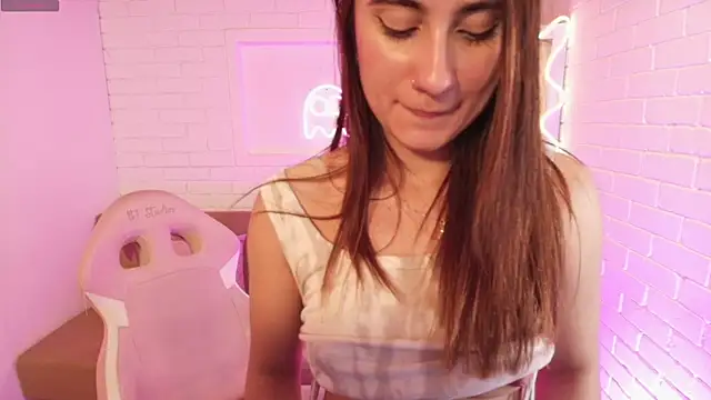 Snapshot of Foxy_tay chatting on December 7, 2024, 6:32 pm Foxy tay online show from December 7, 2024, 6:32 pm