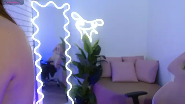 Snapshot of Foxy_tay chatting on December 12, 2024, 2:04 am Foxy tay online show from December 12, 2024, 2:04 am