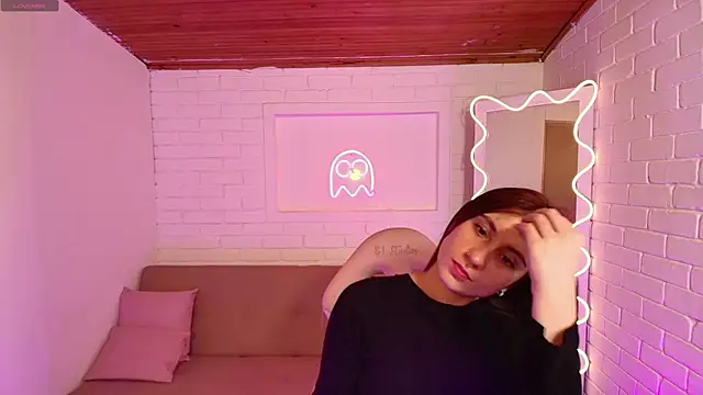 Snapshot of Foxy_tay chatting on December 17, 2024, 12:43 pm Foxy tay online show from December 17, 2024, 12:43 pm