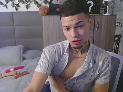 MarceloMilk online show from November 4, 2025, 5:00 am