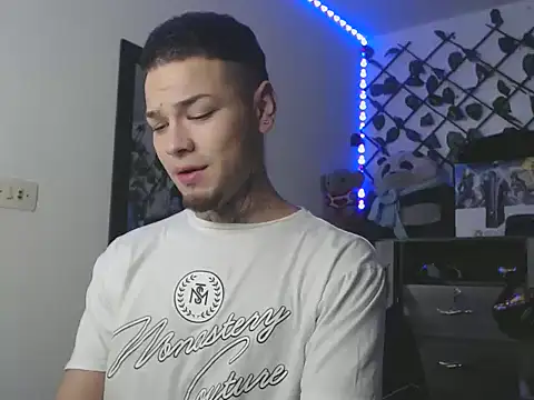 MarceloMilk online show from November 8, 2025, 5:00 am