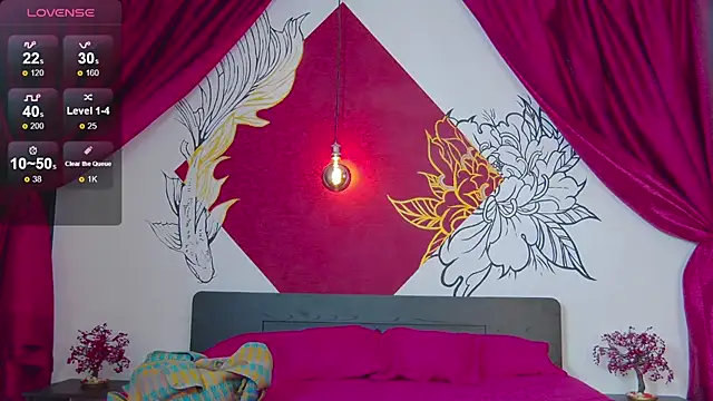 Lunamistyc online show from September 12, 2025, 7:35 pm