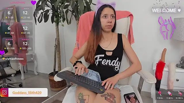 Snapshot of Goddess__Lilith chatting on December 15, 2024, 4:18 am Goddess  Lilith online show from December 15, 2024, 4:18 am