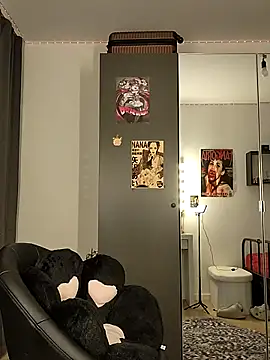 desiree-doux online show from November 27, 2025, 10:43 pm