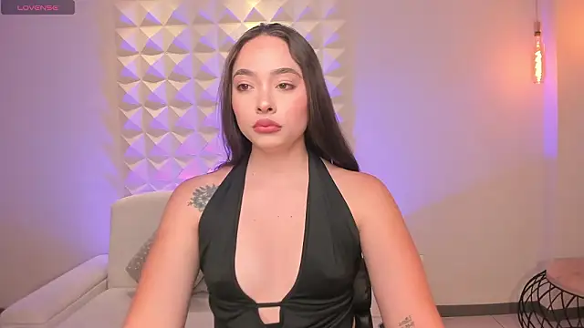 Snapshot of AlinaKravitz chatting on February 8, 2026, 6:27 pm AlinaKravitz online show from February 8, 2026, 6:27 pm