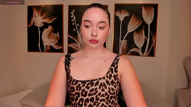 Snapshot of AlinaKravitz chatting on February 2, 2026, 12:26 pm AlinaKravitz online show from February 2, 2026, 12:26 pm