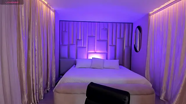 Snapshot of AlinaKravitz chatting on February 14, 2026, 12:27 pm AlinaKravitz online show from February 14, 2026, 12:27 pm