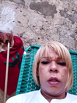 Snapshot of blondebitchlitle chatting on March 2, 2025, 9:30 pm blondebitchlitle online show from March 2, 2025, 9:30 pm