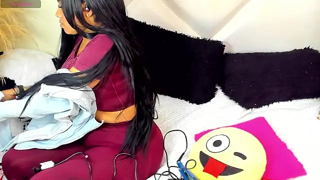 ScarlethNatasha online show from May 9, 2026, 5:11 am