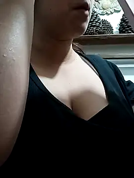 rosegloss69 online show from January 19, 2025, 6:09 am