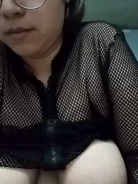 rosegloss69 online show from December 27, 2024, 8:35 am