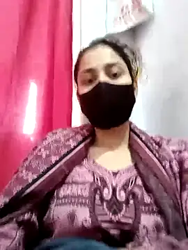 magicmoment00786 online show from November 30, 2025, 6:47 am