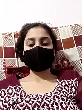 magicmoment00786 online show from November 8, 2025, 1:36 pm