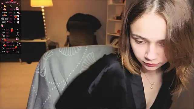 SweetLinaa online show from March 11, 2026, 8:36 pm