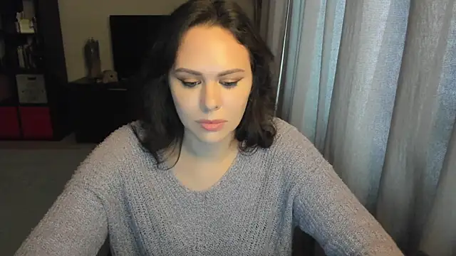 MollyCheiz online show from October 25, 2025, 10:47 am