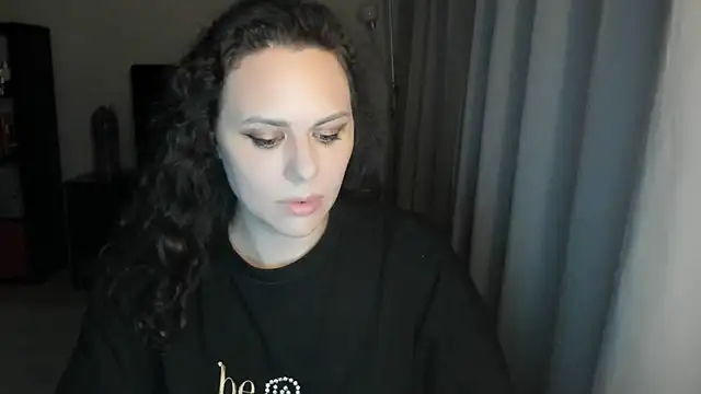 MollyCheiz online show from June 24, 2026, 11:46 pm