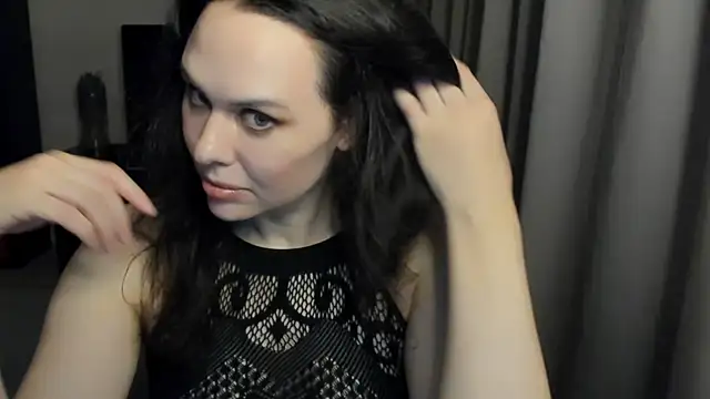 MollyCheiz online show from July 11, 2026, 9:15 pm