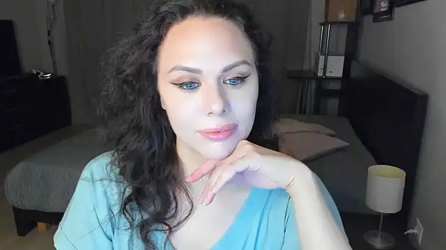 Snapshot of MollyCheiz chatting on September 10, 2025, 9:36 pm MollyCheiz online show from September 10, 2025, 9:36 pm