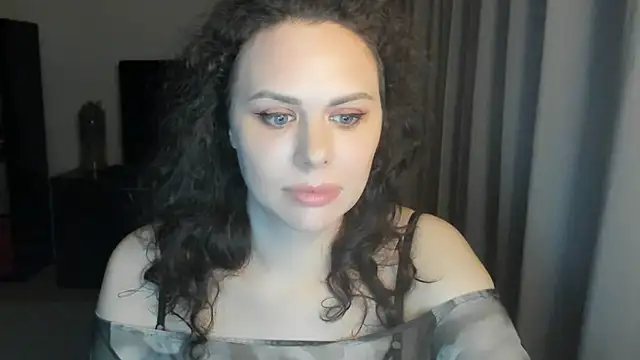MollyCheiz online show from June 28, 2026, 10:49 pm