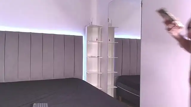 Snapshot of CelesteKingsley chatting on December 21, 2024, 3:31 pm CelesteKingsley online show from December 21, 2024, 3:31 pm