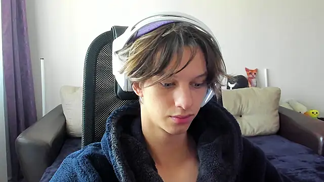 Ostin meow online show from October 31, 2025, 8:00 am