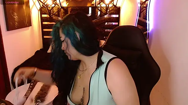 Snapshot of scarleth_blue chatting on June 2, 2026, 3:06 am scarleth blue online show from June 2, 2026, 3:06 am