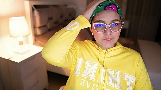 Camilaa bueno online show from October 10, 2025, 12:11 am