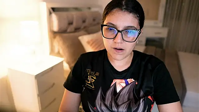 Camilaa bueno online show from October 26, 2025, 3:29 am