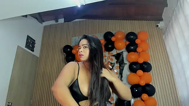 Any topless online show from November 3, 2025, 11:03 am