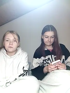 Snapshot of ella_grays chatting on March 19, 2025, 6:23 pm ella grays online show from March 19, 2025, 6:23 pm
