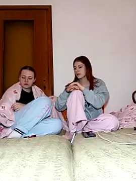 ella grays online show from December 22, 2025, 5:35 pm