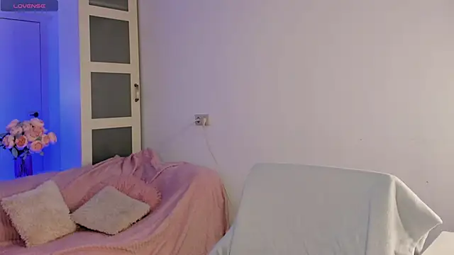 jeancolex online show from December 3, 2024, 5:26 am