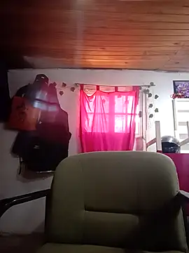 Snapshot of FlacoDani chatting on February 17, 2026, 5:32 pm FlacoDani online show from February 17, 2026, 5:32 pm