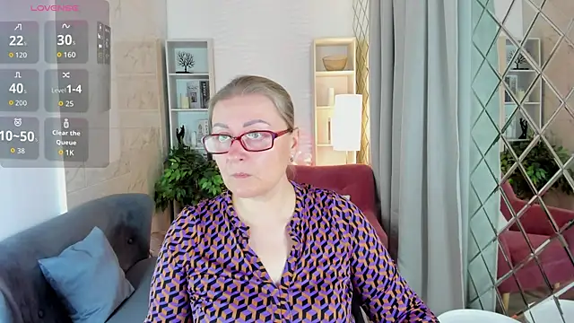 AlexandraKind online show from October 10, 2025, 1:34 pm