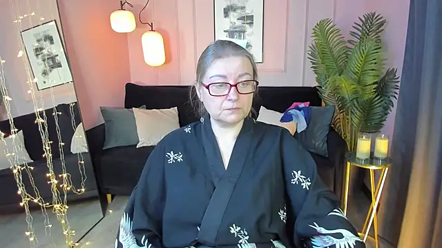 AlexandraKind online show from February 28, 2026, 1:44 pm