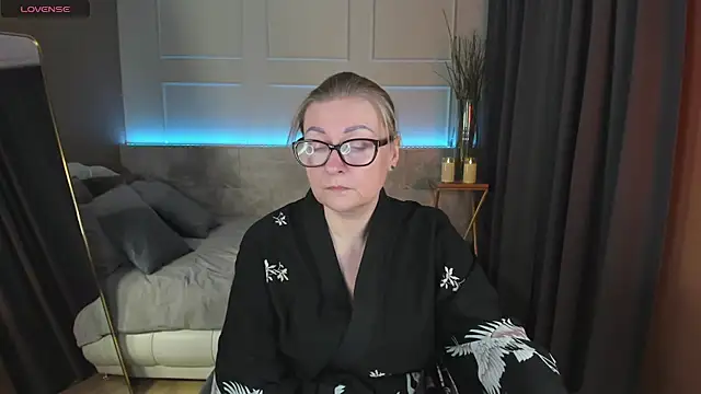 Snapshot of AlexandraKind chatting on March 1, 2025, 8:53 pm AlexandraKind online show from March 1, 2025, 8:53 pm