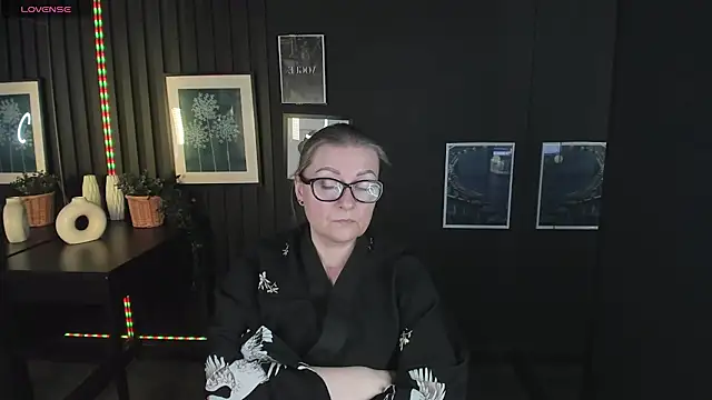 Snapshot of AlexandraKind chatting on March 7, 2025, 3:29 am AlexandraKind online show from March 7, 2025, 3:29 am