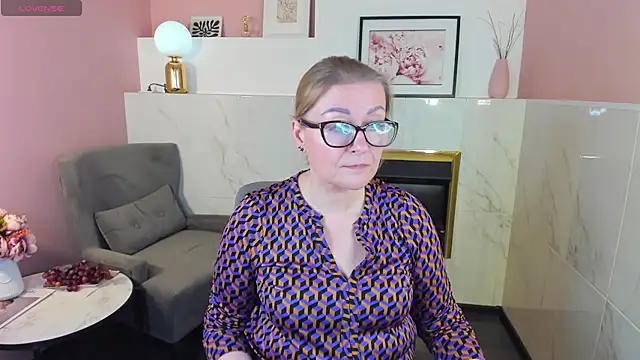 Snapshot of AlexandraKind chatting on February 27, 2025, 3:51 am AlexandraKind online show from February 27, 2025, 3:51 am
