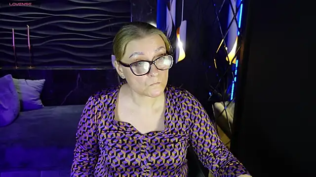 Snapshot of AlexandraKind chatting on February 20, 2025, 3:01 am AlexandraKind online show from February 20, 2025, 3:01 am