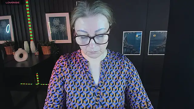 Snapshot of AlexandraKind chatting on March 5, 2025, 9:05 am AlexandraKind online show from March 5, 2025, 9:05 am