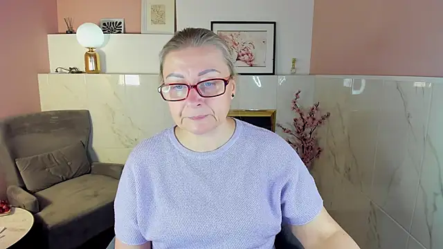Snapshot of AlexandraKind chatting on September 17, 2025, 1:35 pm AlexandraKind online show from September 17, 2025, 1:35 pm