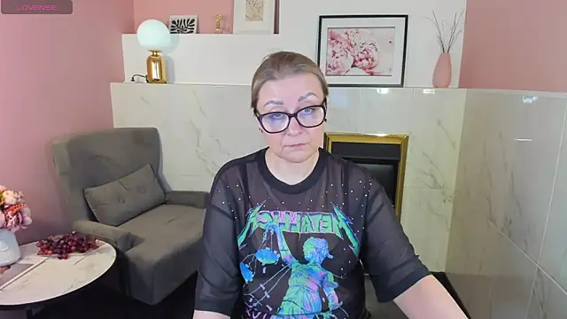 Snapshot of AlexandraKind chatting on February 27, 2025, 10:01 am AlexandraKind online show from February 27, 2025, 10:01 am