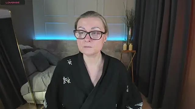 Snapshot of AlexandraKind chatting on March 2, 2025, 3:34 am AlexandraKind online show from March 2, 2025, 3:34 am