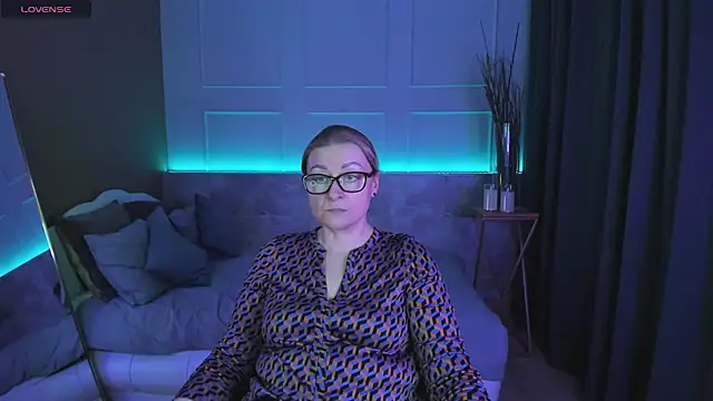 Snapshot of AlexandraKind chatting on February 25, 2025, 2:47 am AlexandraKind online show from February 25, 2025, 2:47 am