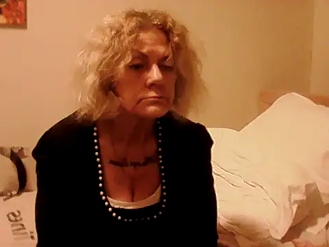 housewife shantie online show from March 19, 2026, 1:16 am