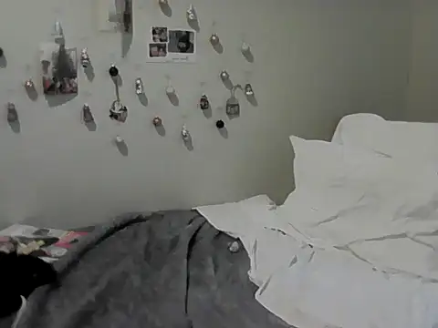 Snapshot of housewife_shantie chatting on November 30, 2025, 12:17 pm housewife shantie online show from November 30, 2025, 12:17 pm