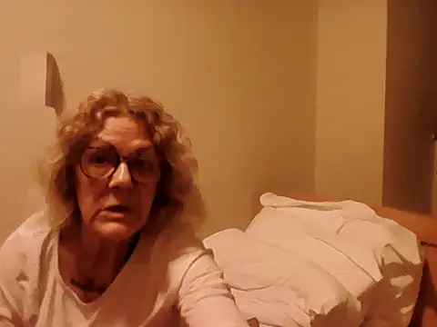 housewife shantie online show from March 5, 2026, 7:10 pm