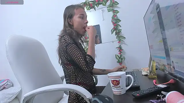 lulu 25  online show from December 31, 2024, 3:09 pm