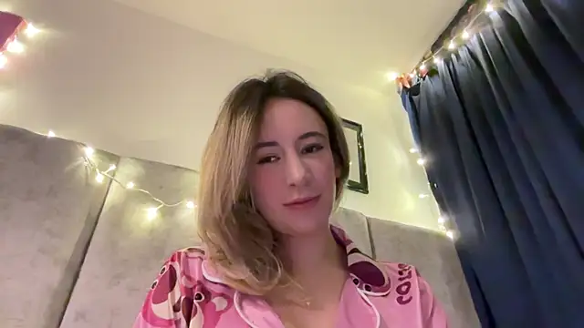 Snapshot of Gabby_cruz_ chatting on December 6, 2024, 3:02 am Gabby cruz online show from December 6, 2024, 3:02 am